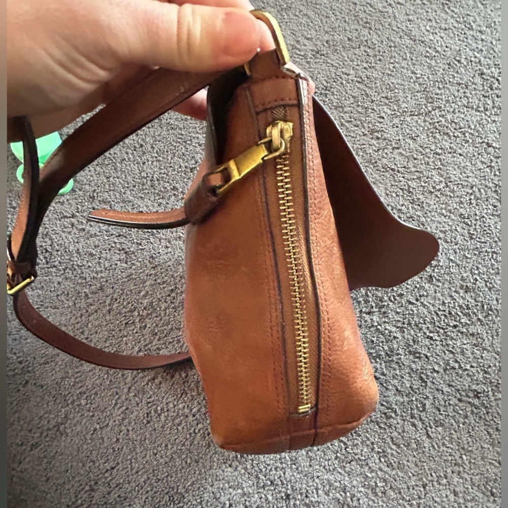 Fossil Tan Leather Crossbody Bag - Picture 8 of 10